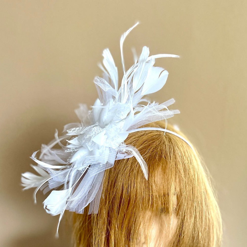 Elegant White Feather Fascinator